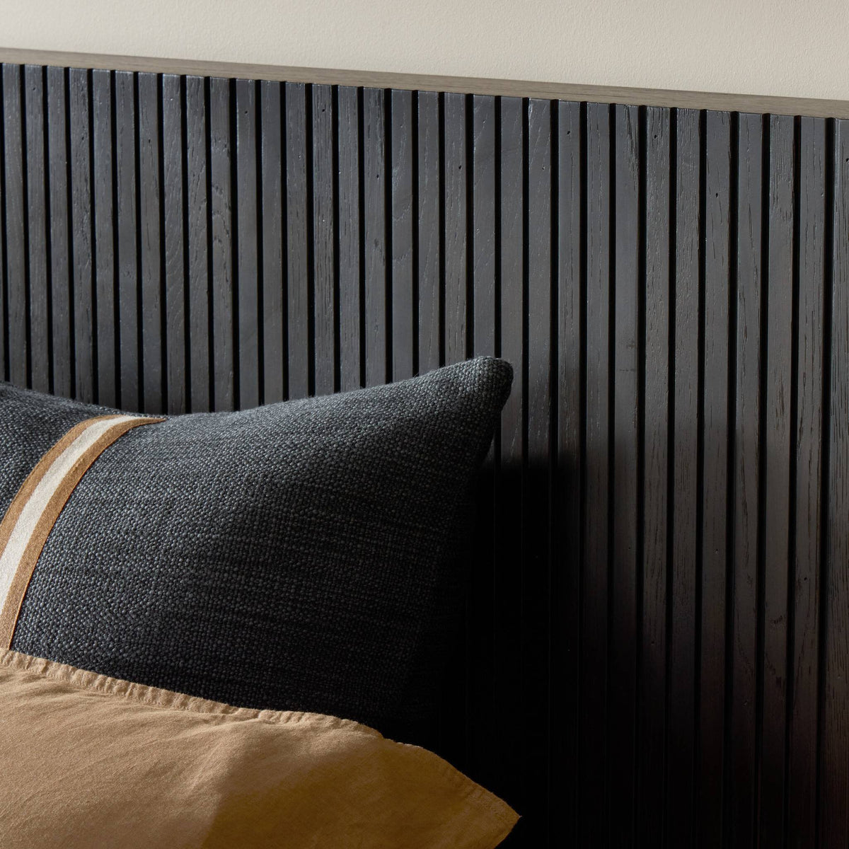 Leo Bed