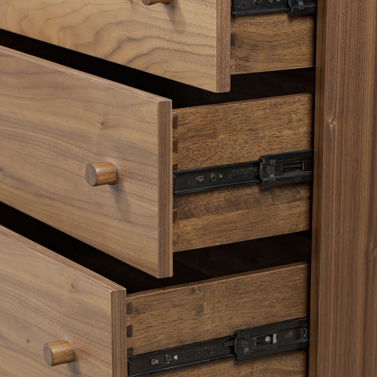 Arturo 9 Drawer Dresser