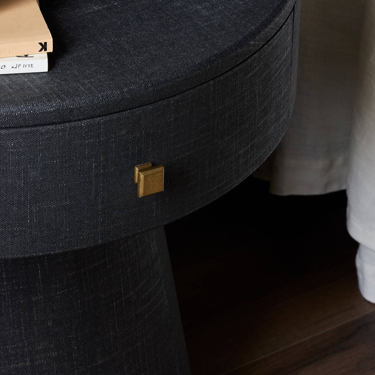 Chiro Nightstand