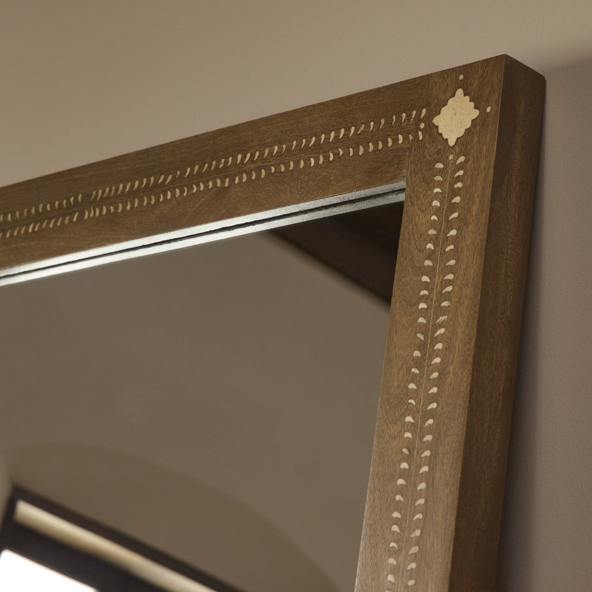 Timil Mirror