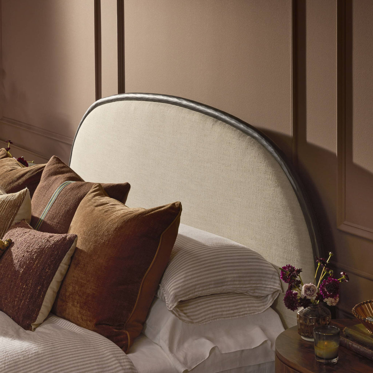 Lamont Bed
