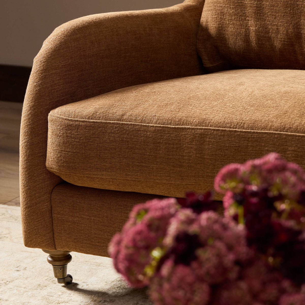 Lynne Sofa
