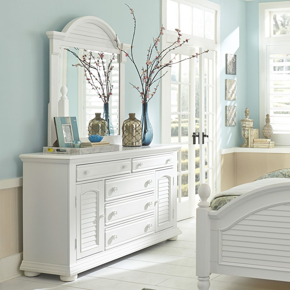 607-BR-QPBDMC - Queen Panel Bed, Dresser & Mirror, Chest - Liberty Furniture