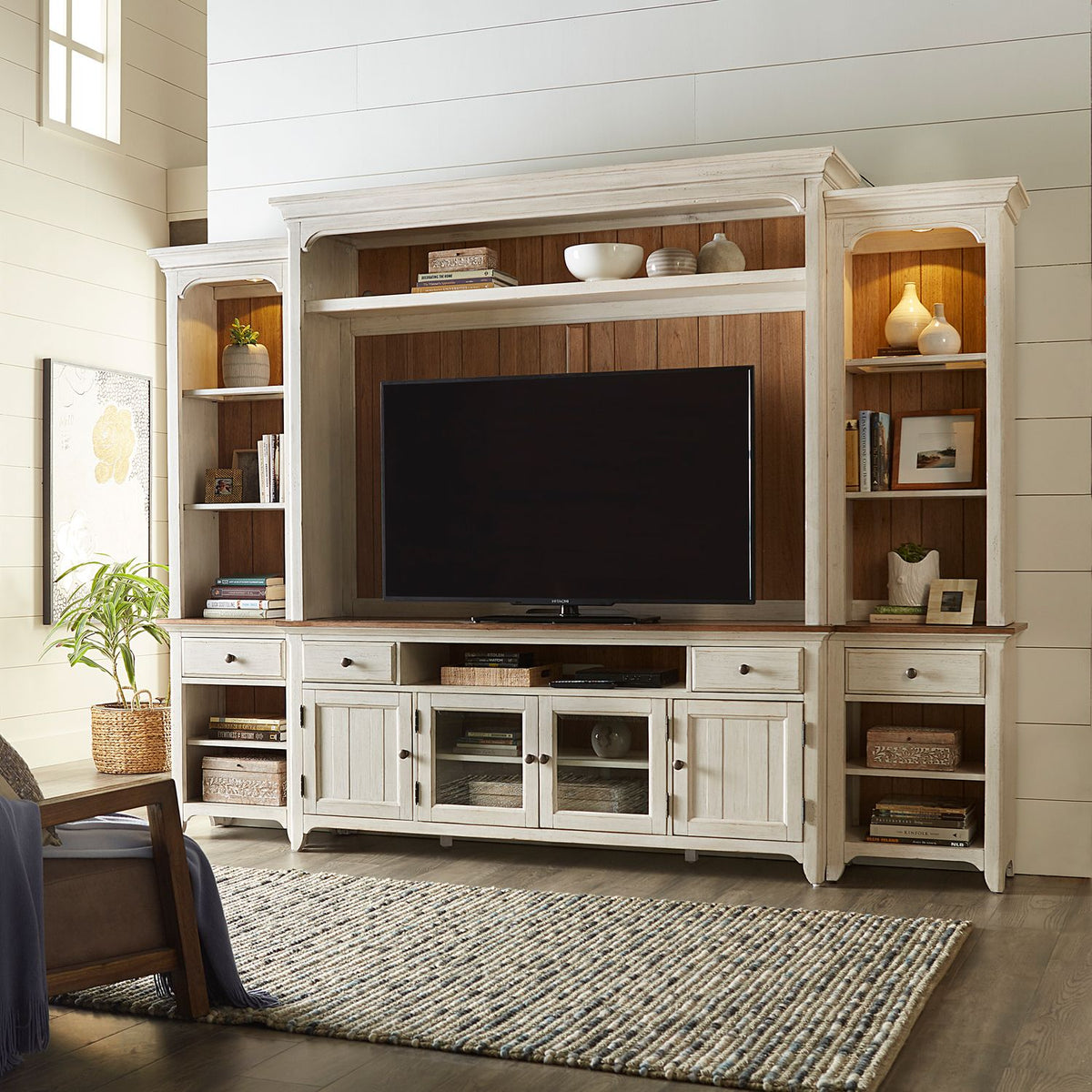 652-ENT-ECP - Entertainment Center with Piers - Liberty Furniture