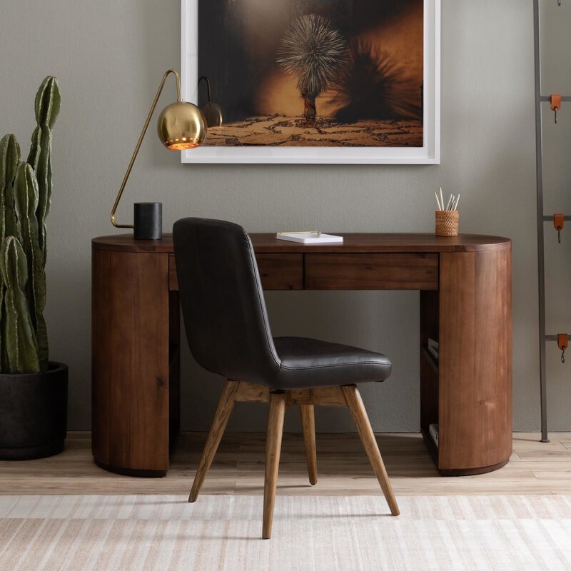 Pilar Desk