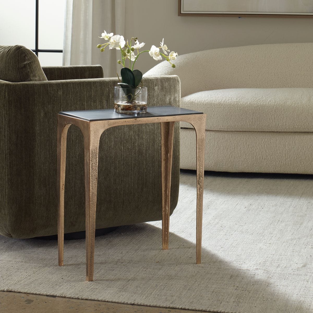 ACCENT TABLE