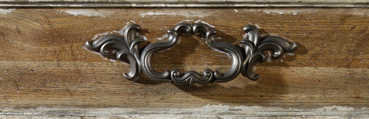 a close up of a drawer handle