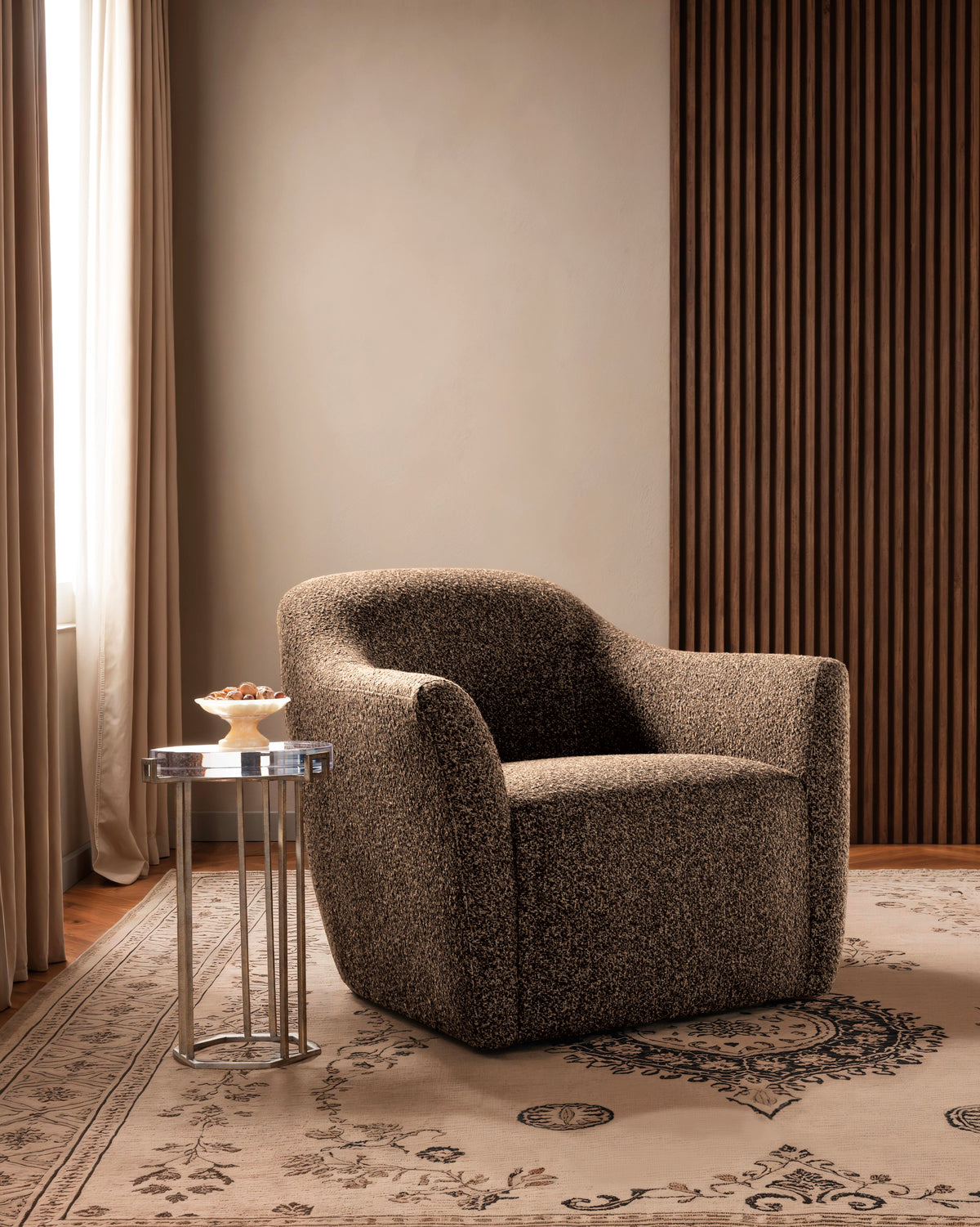 Everett Swivel Chair - Hooker Furniture (HRF-3229)