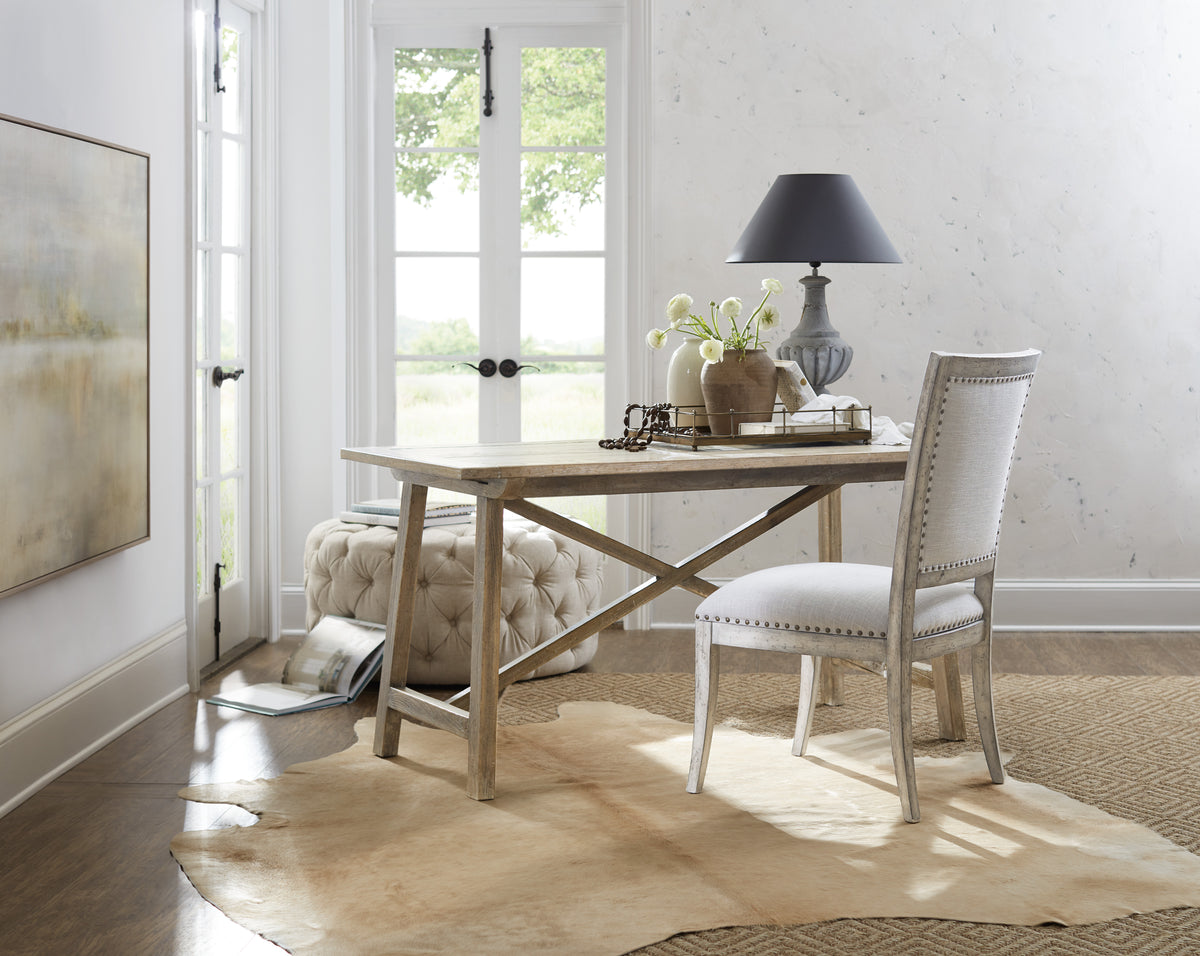 a table and chair in a room