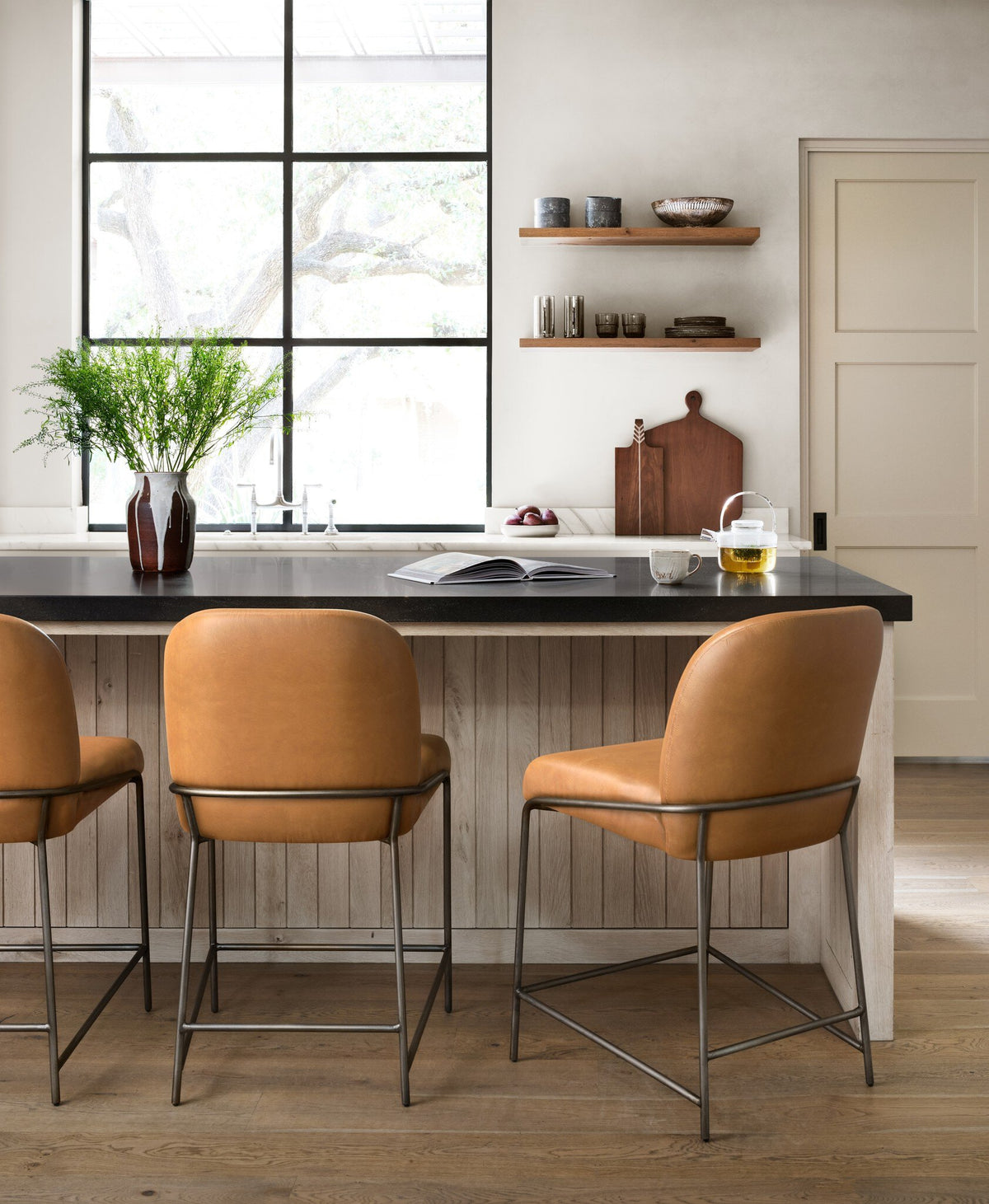 Astrud Stool