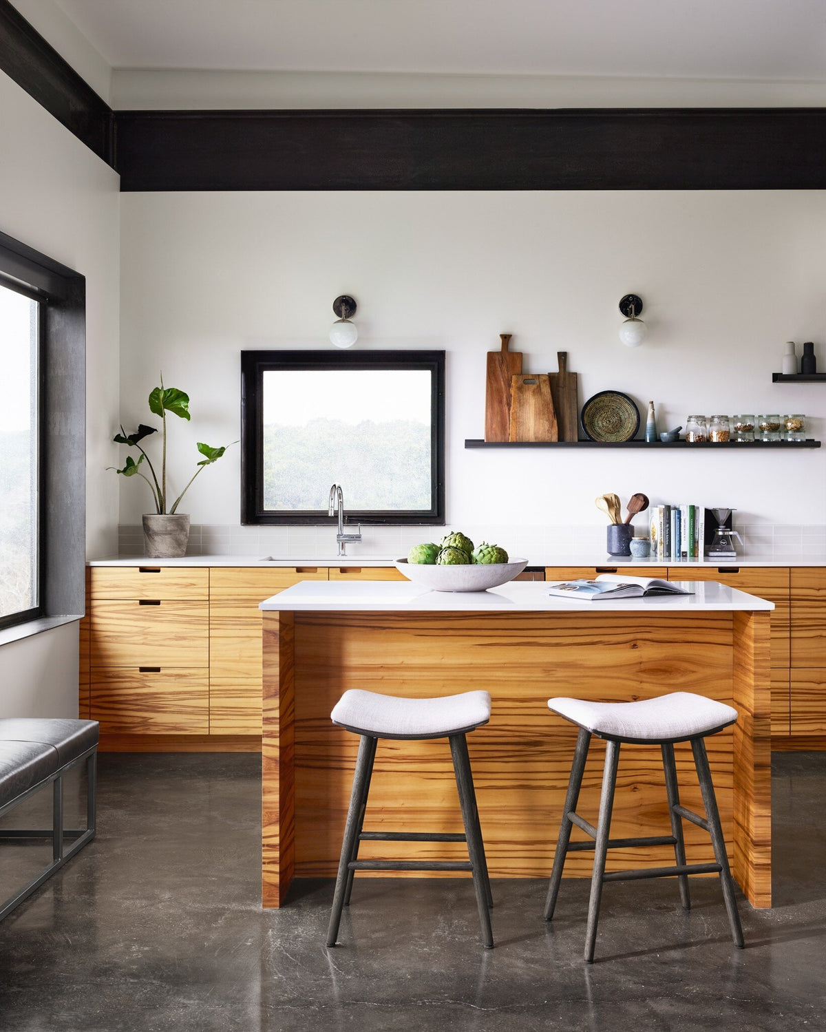 Union Saddle Stool