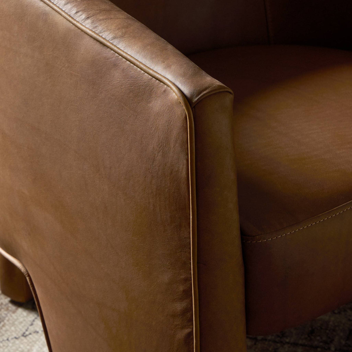 Fae Chair