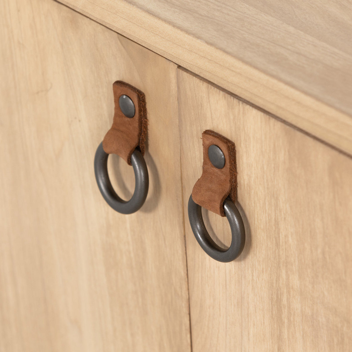 Isador Media Console