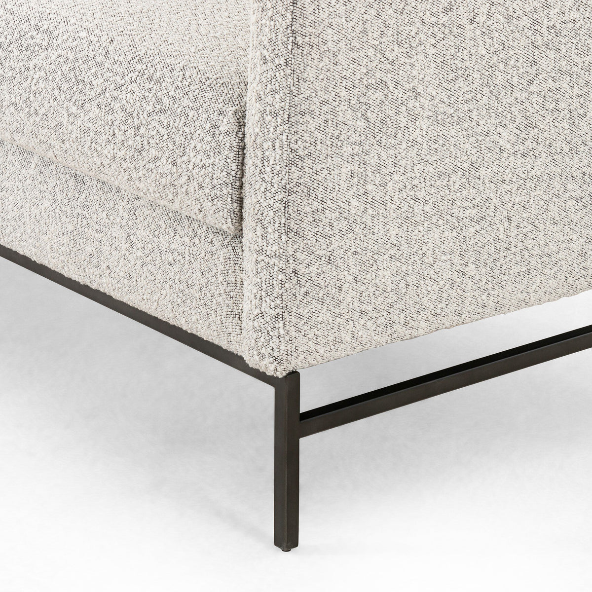 Vanna Sofa-74"