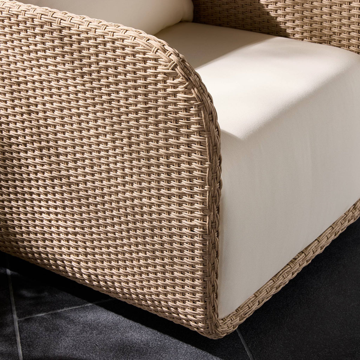 Geneva Outdoor Swivel Chair