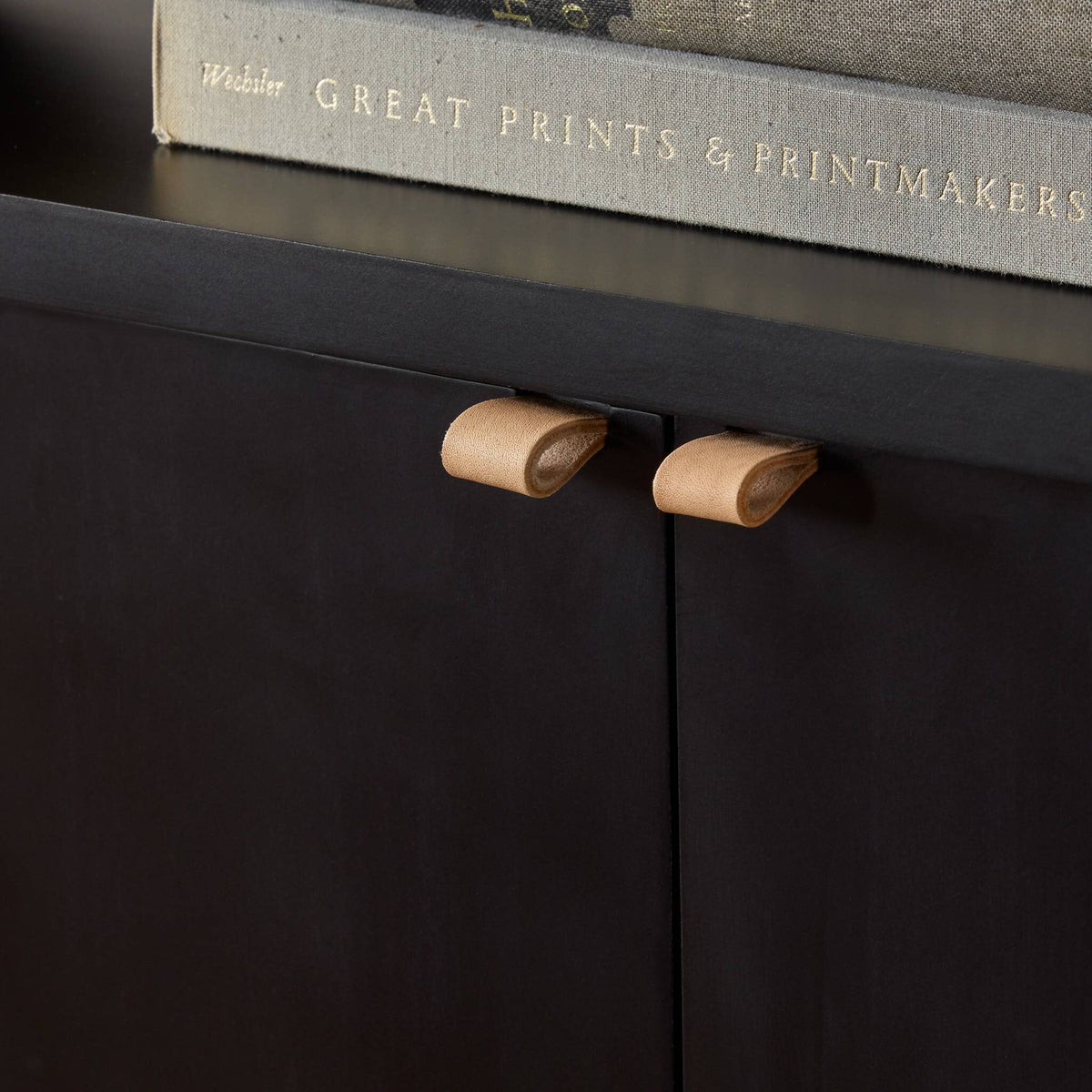 Etro Media Console