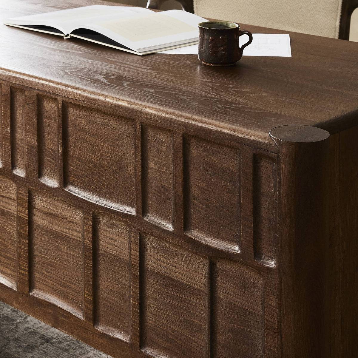 Ezri Desk