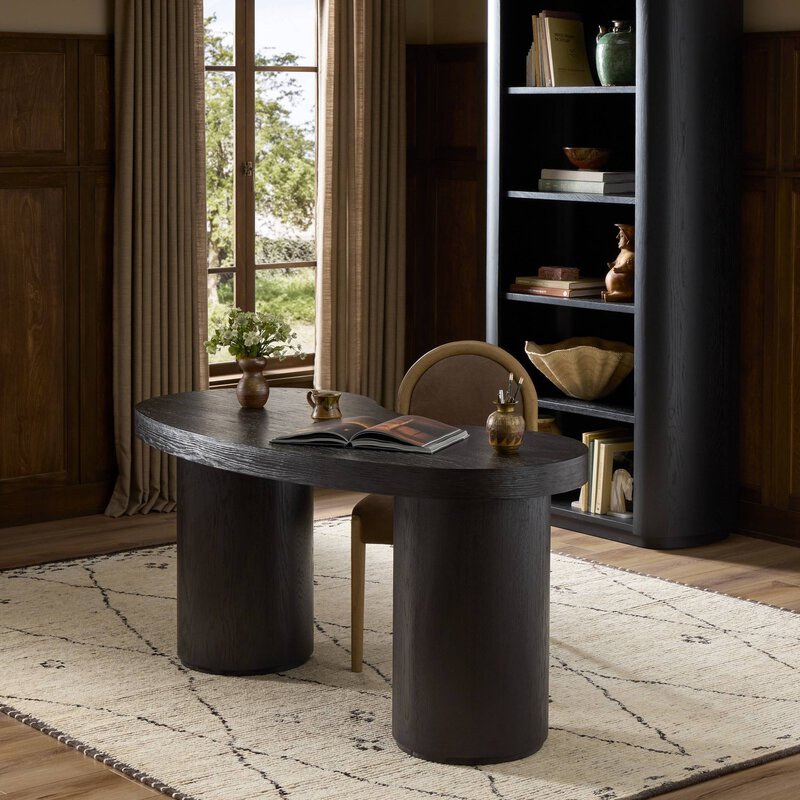 Leeds Desk