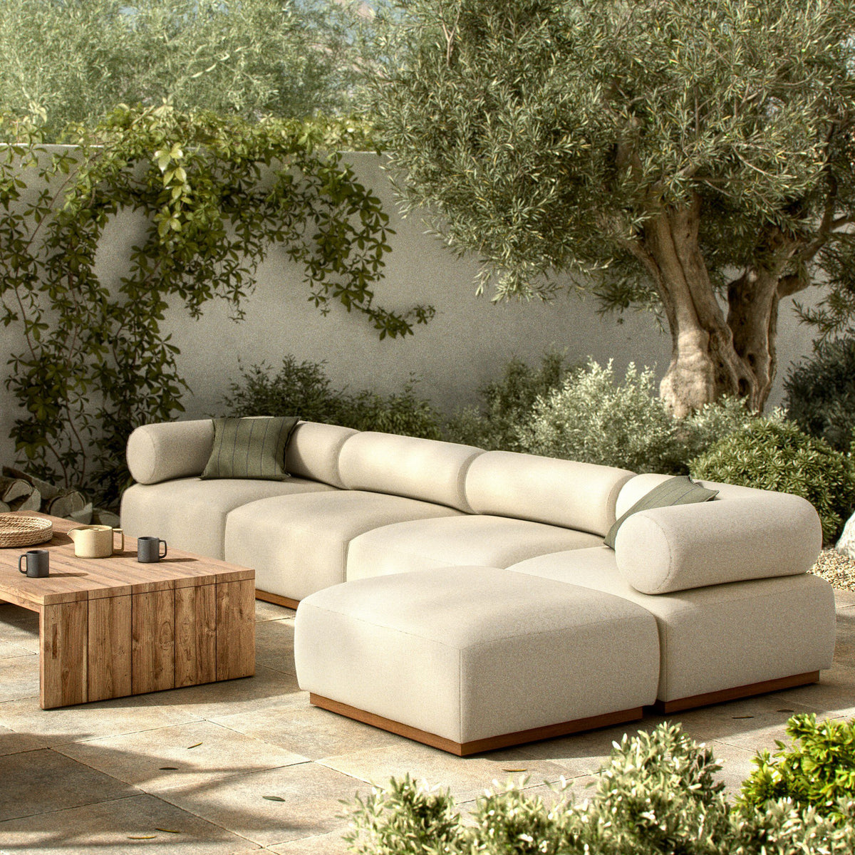 Lenox Outdoor 4pc Sectional W/Ottoman