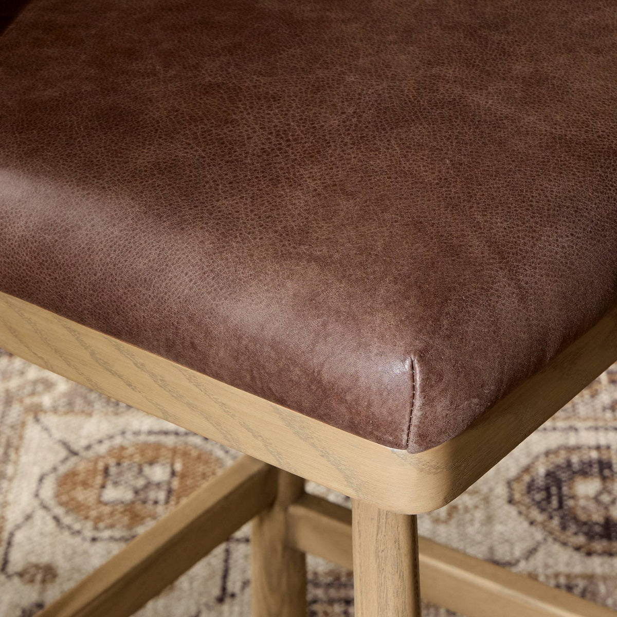 Cloris Swivel Stool