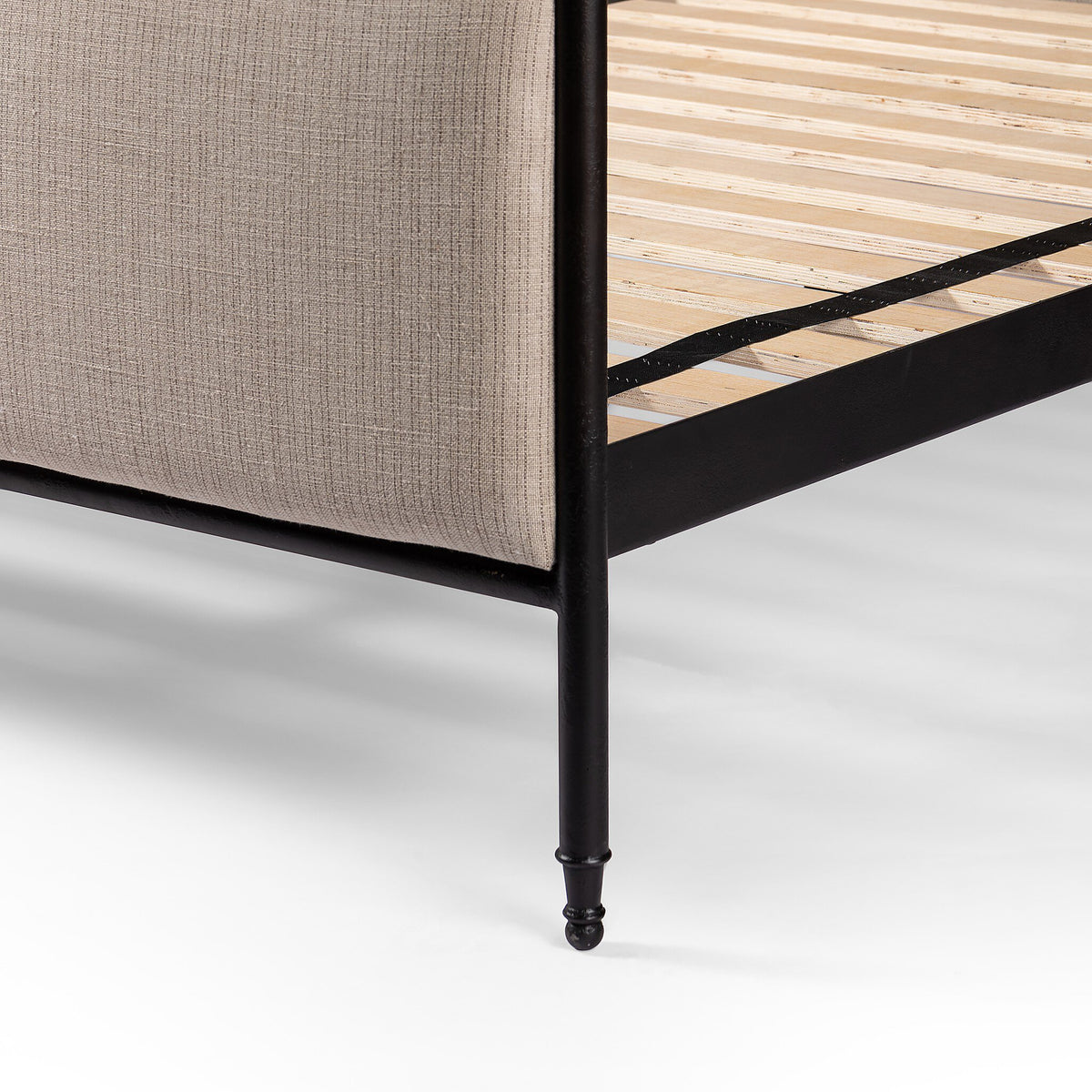 Leyla Bed