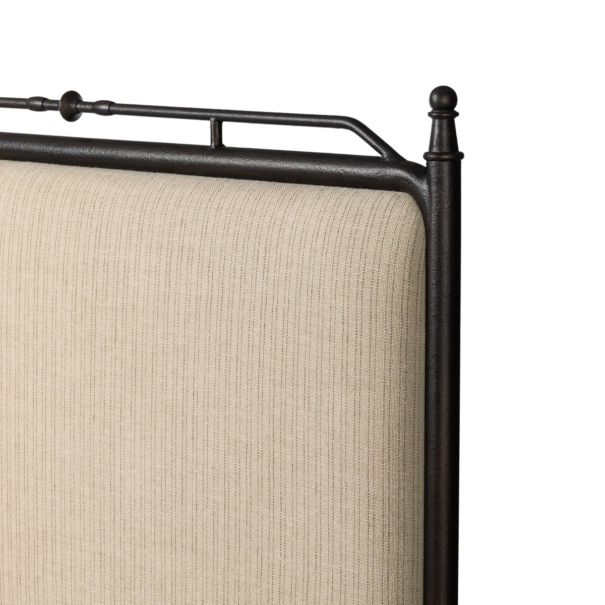 Leyla Bed