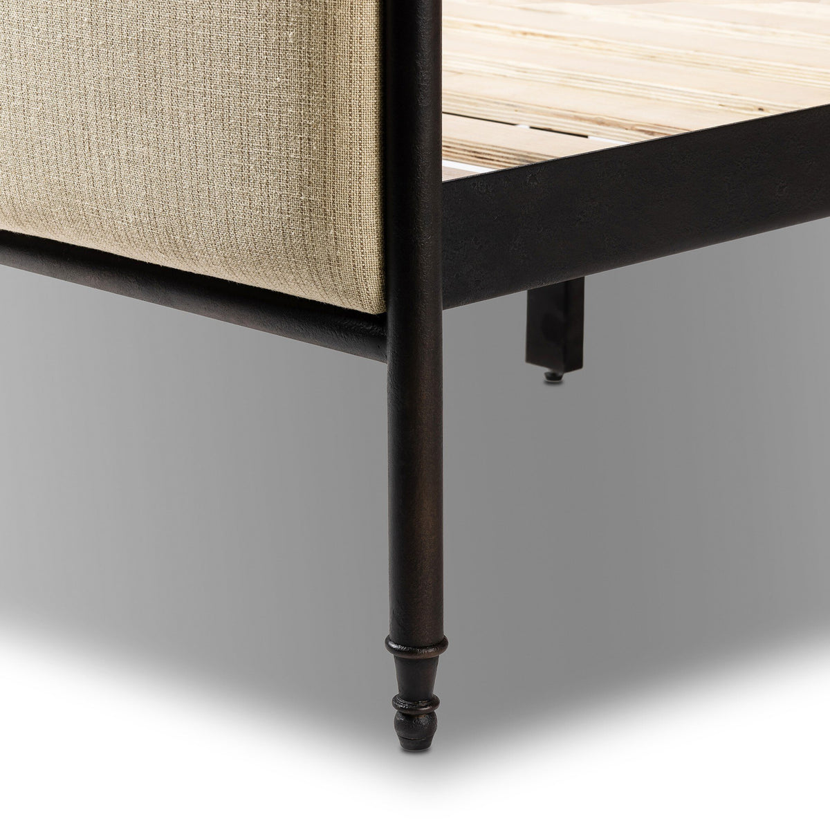 Leyla Bed