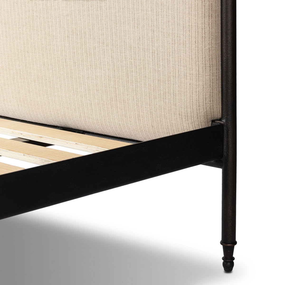 Leyla Bed