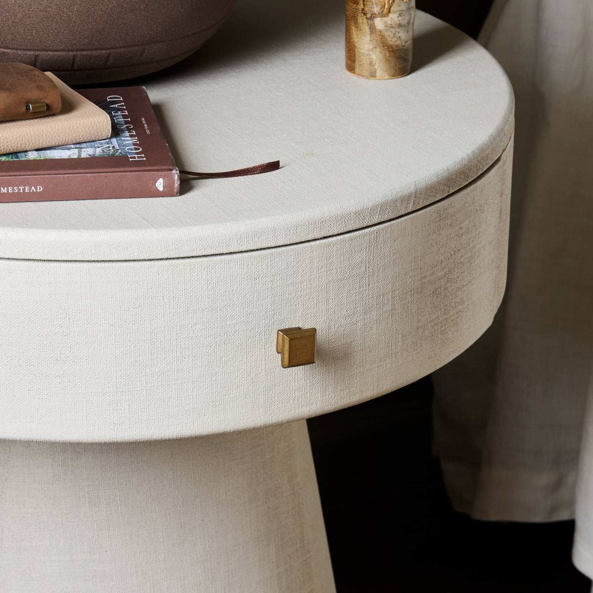 Chiro Nightstand