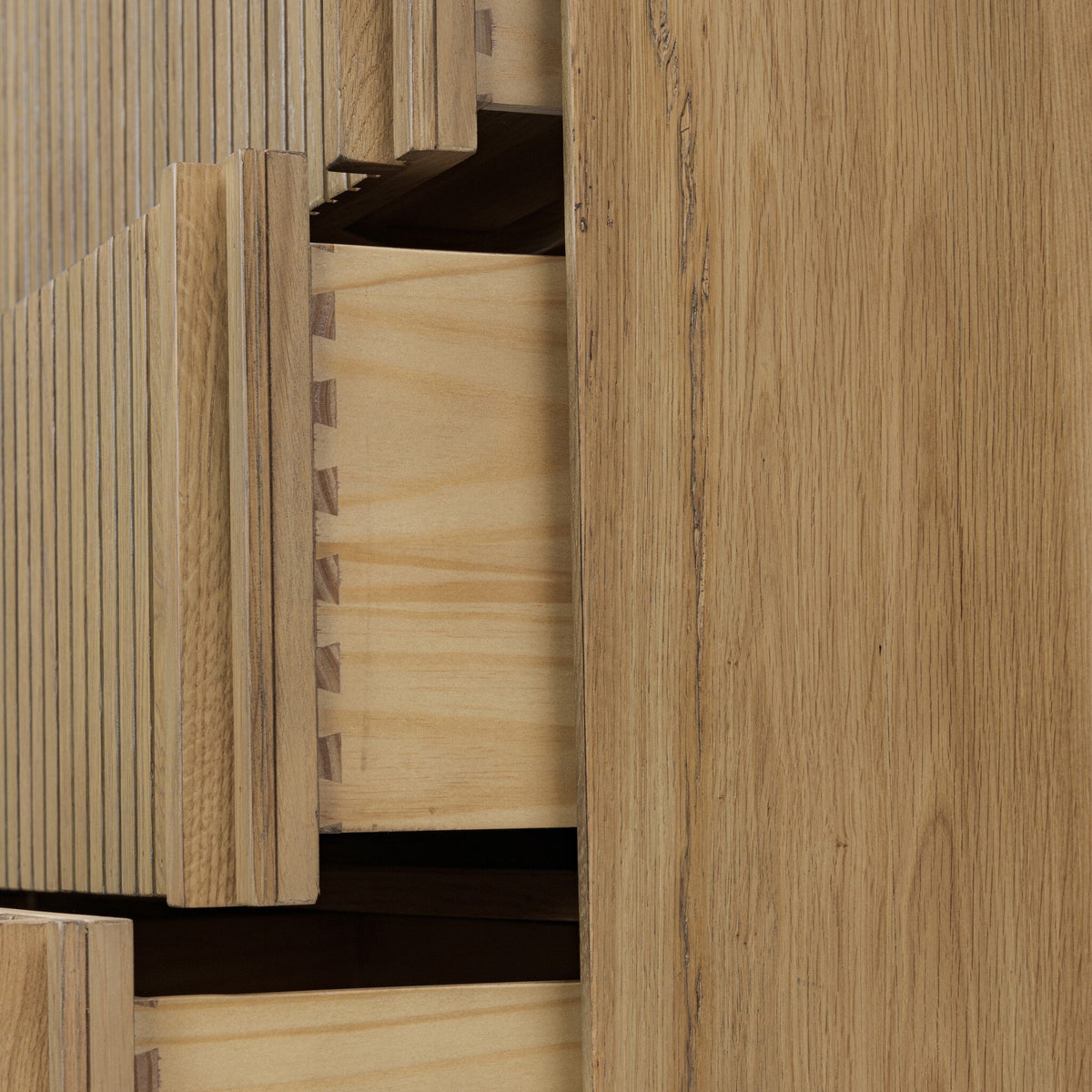 Leo 8 Drawer Dresser