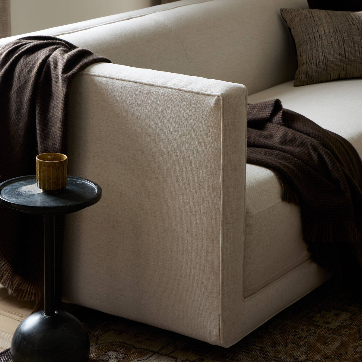 Phillip 2pc Raf Sectional