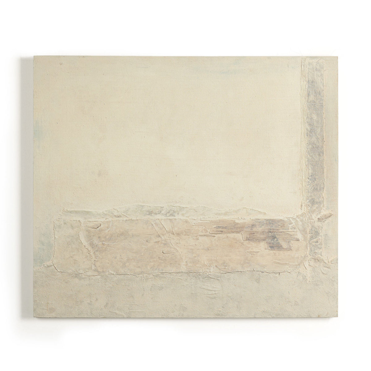 a white square with a black stripe