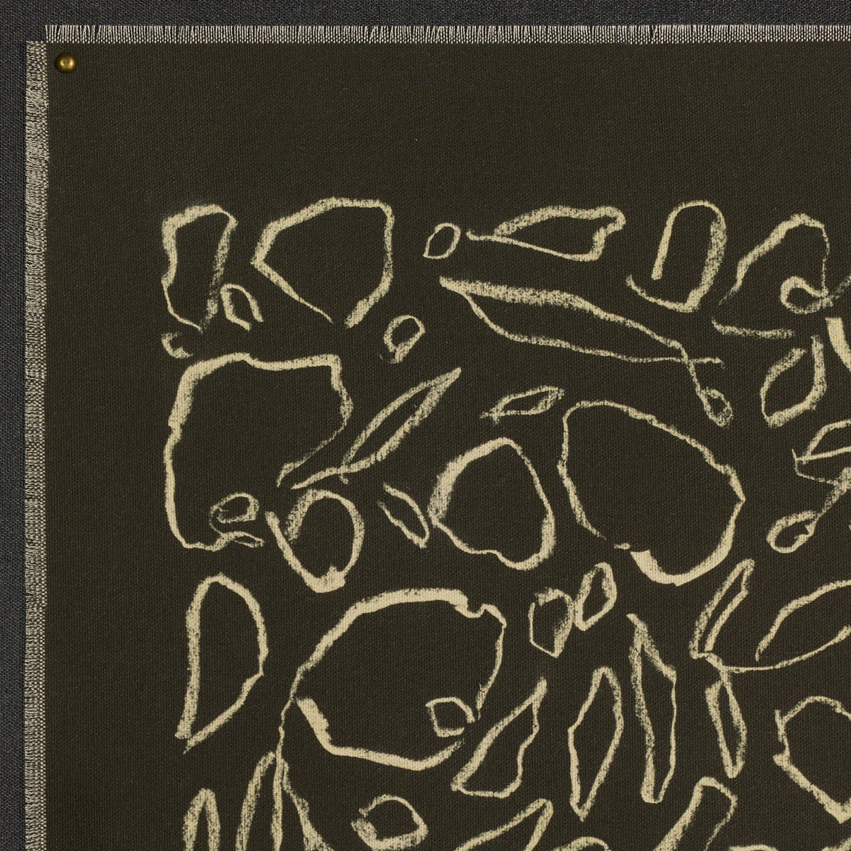 Cream On Black Glimmer By Laurel-Dawn Latshaw - Four Hands (250902-001)