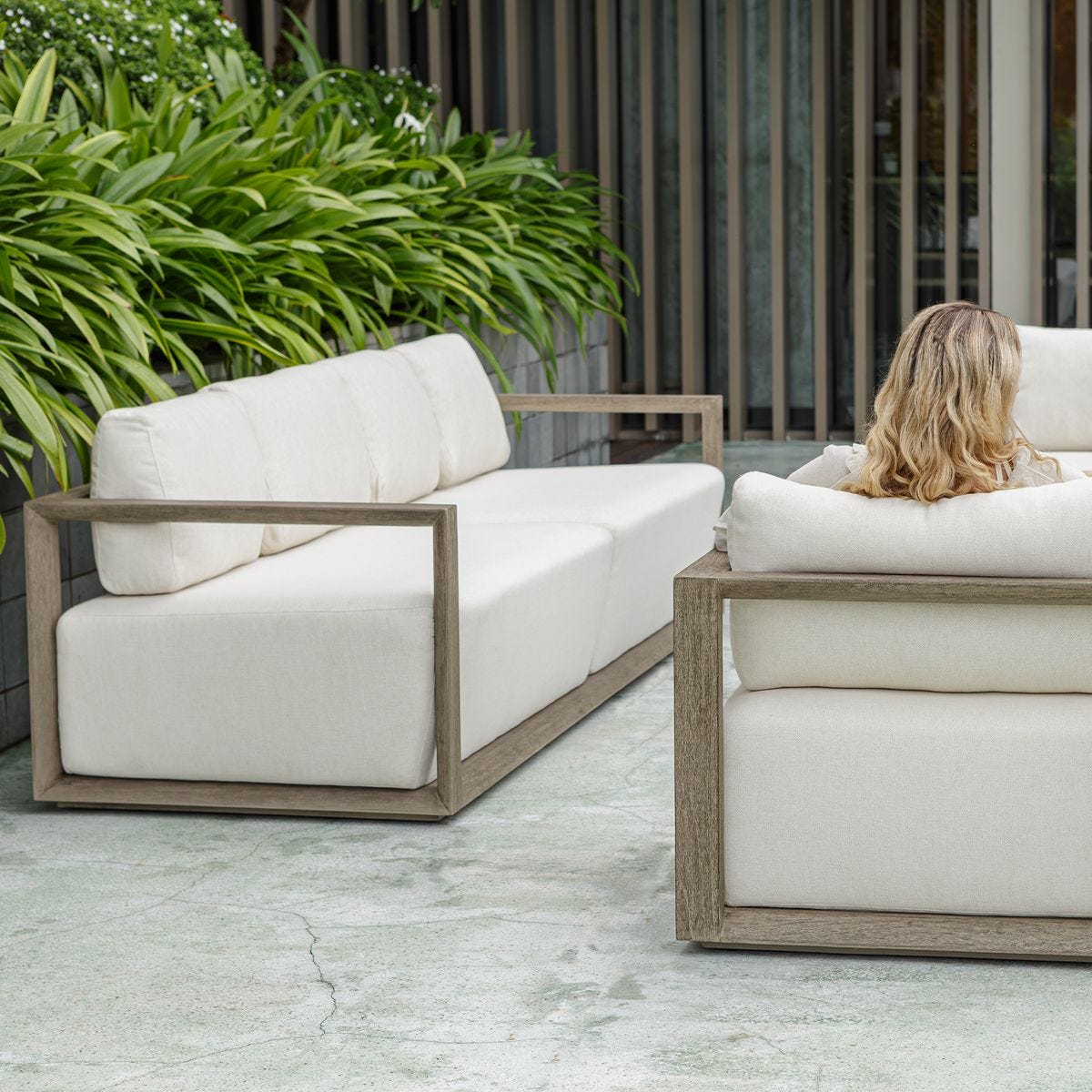 Remsen 4 Seater Outdoor Sofa, Weathered Gray/Oyster