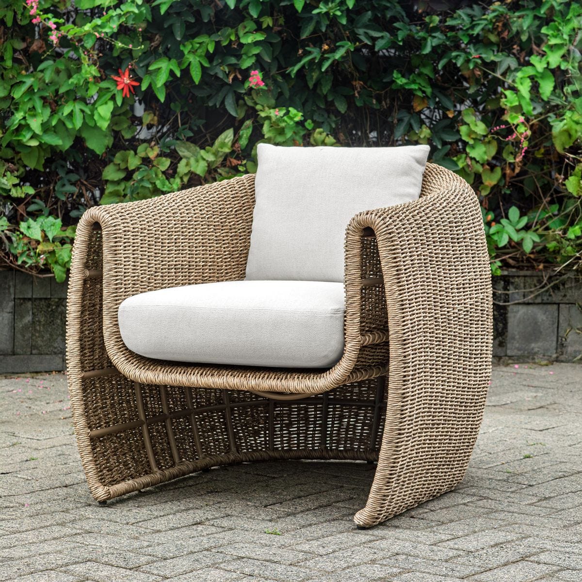 Tropic Outdoor Lounge Chair, Golden Flax