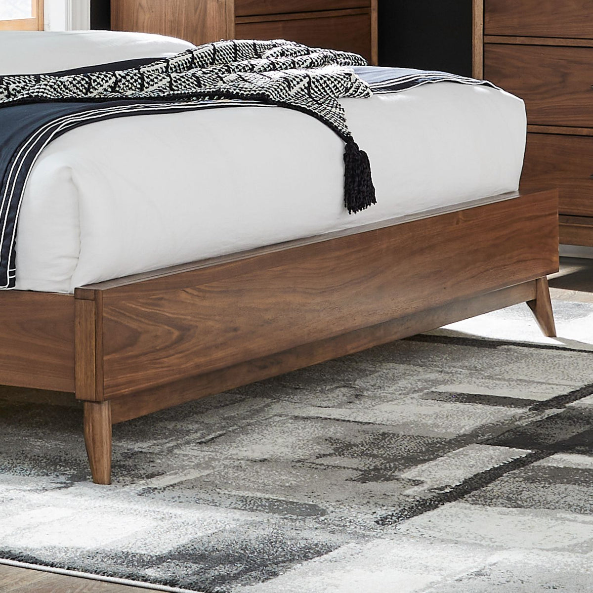 604-BR16 - King Platform Footboard - Liberty Furniture
