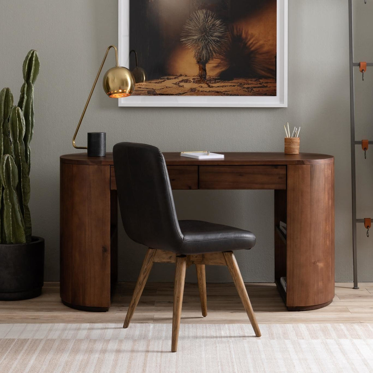 Pilar Desk