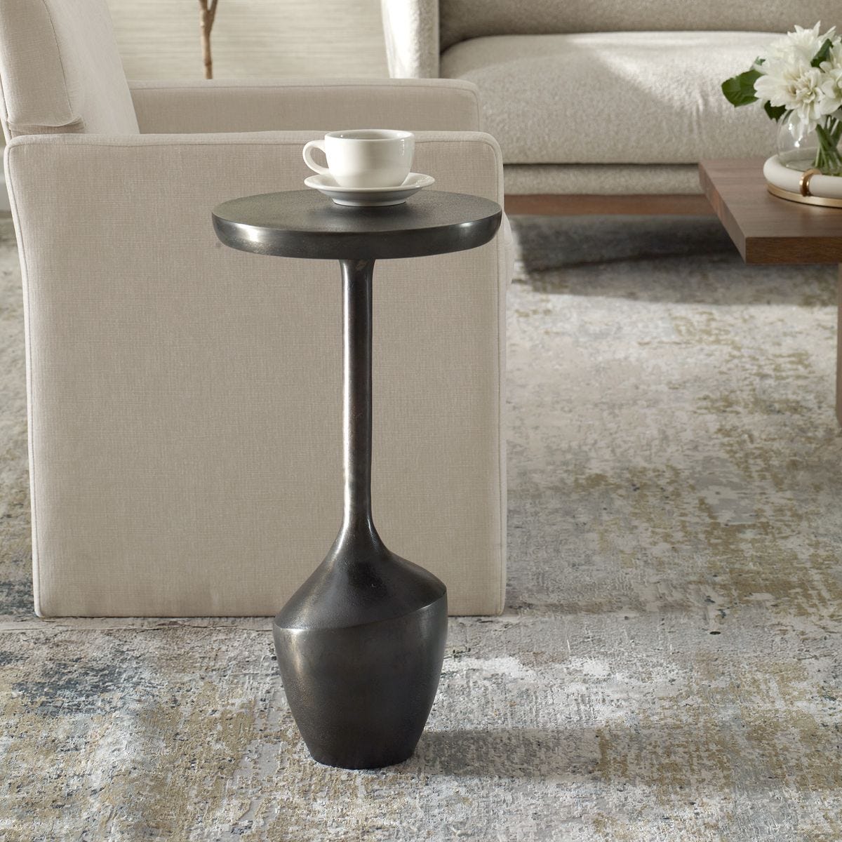 ACCENT TABLE