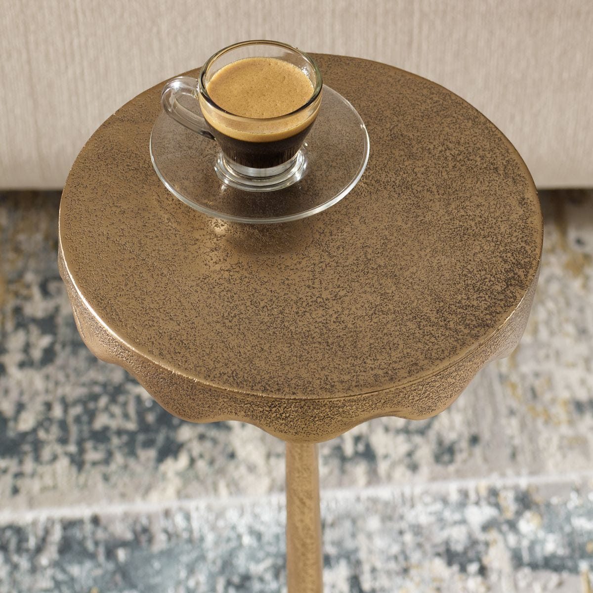 ACCENT TABLE