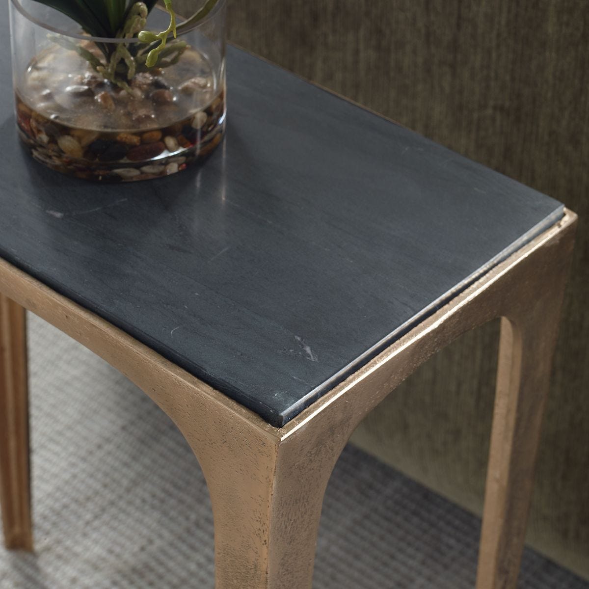 ACCENT TABLE