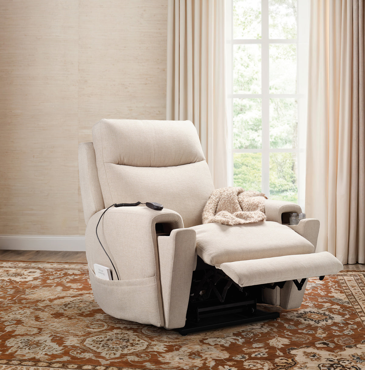 Raze Lift Reclining Chair - Hooker Furniture (HRF-3235)